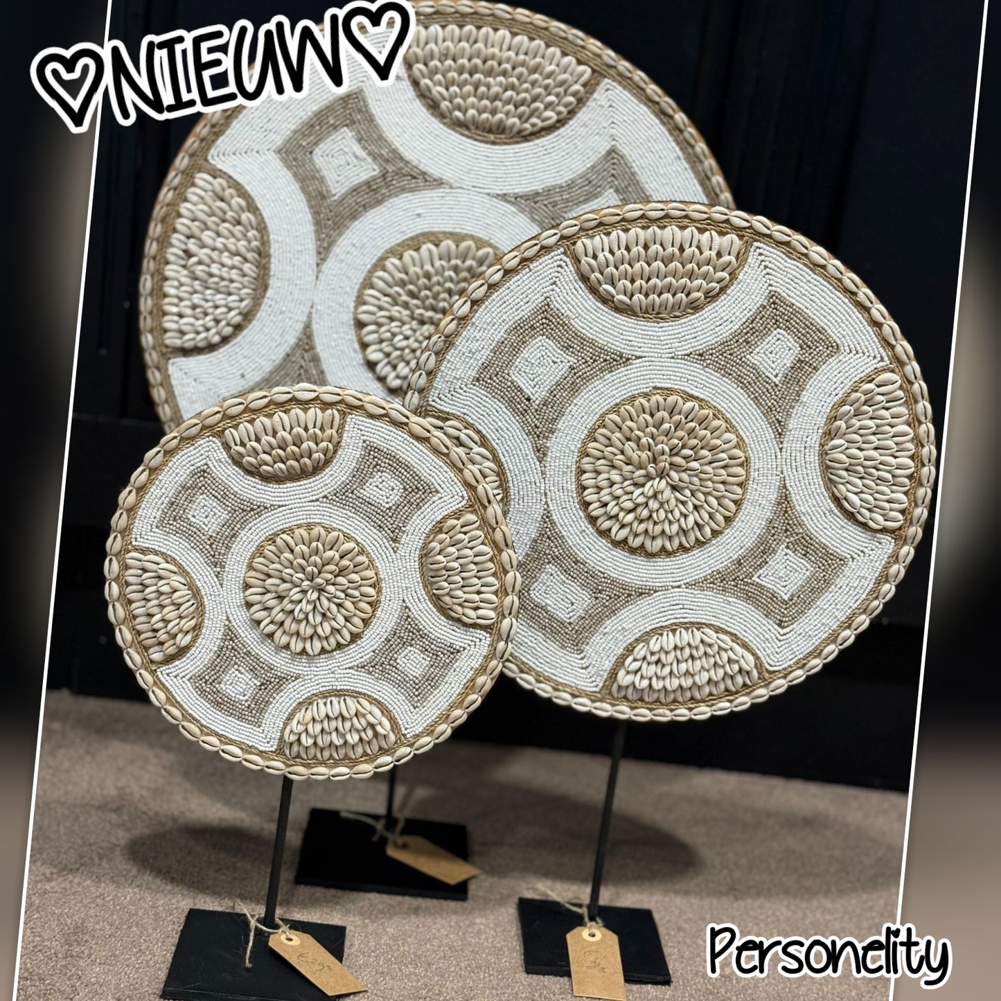 6090- ♡NIEUW♡ Ornament op voet. Kleine en Middelste maat op de foto €69,90
