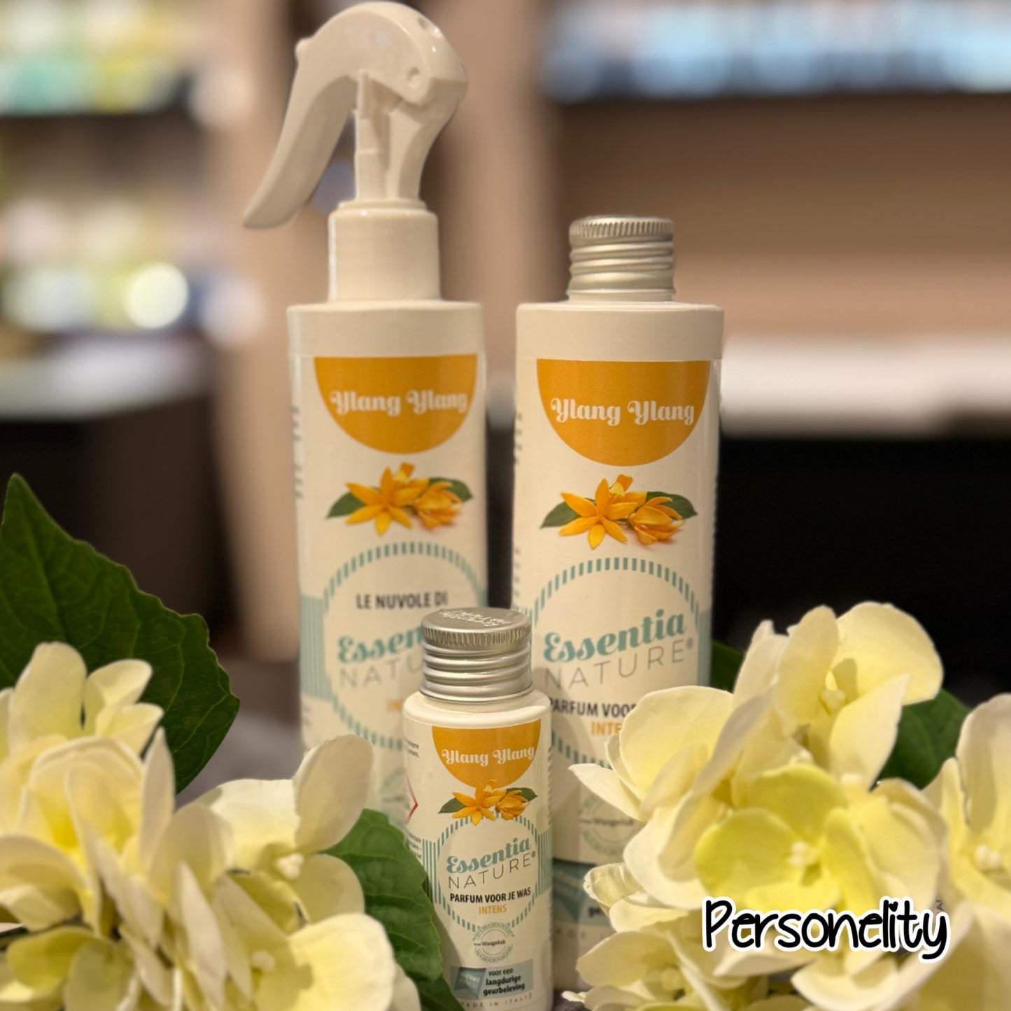 7168- ♡NIEUW♡ Wasgeluk Pakket met de heerlijke nieuwe geur Gouden Amber Intens. Bestaande uit 250ml Wasparfum, 50ml Wasparfum en 250ml Cloud twv €39,- ophalen in Schiedam of in overleg in Maassluis