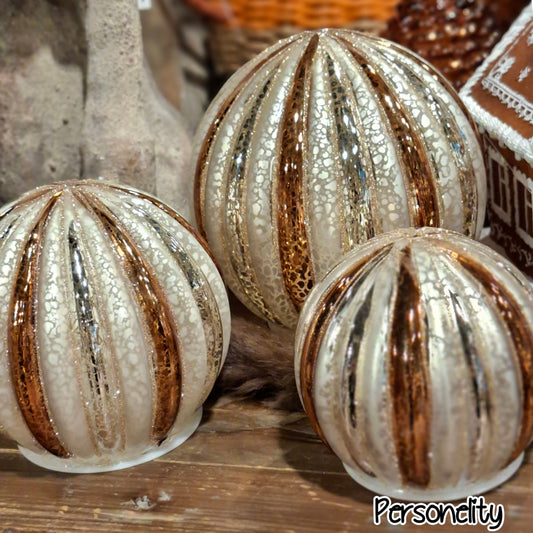 6680- 3x deco bol met ledverlichting. Maat S, M en L €30,-