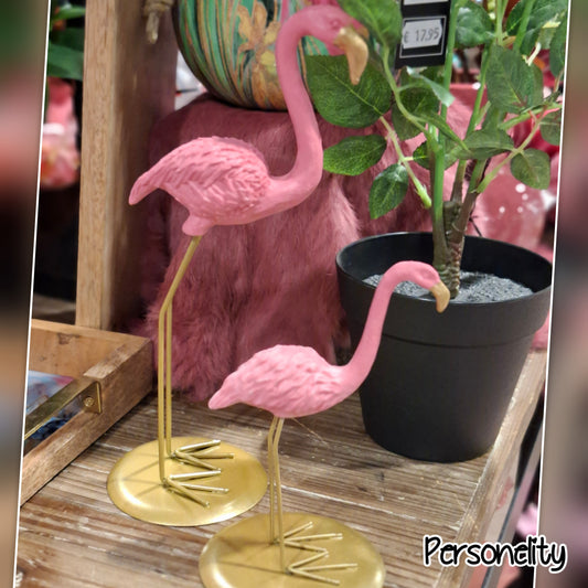 7119- Set van een grote en een kleine Flamingo in het d. Roze €22,- Ophalen in Schiedam