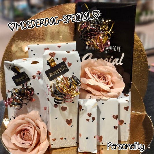 7208- ♡MOEDERDAG-SPECIAL♡ Een speciaal moederdag pakket met 7 geweldige cadeautjes uit onze eigen winkels met liefde voor uw moeder samengesteld €55,-  Ophalen in Schiedam of in overleg in Maassluis