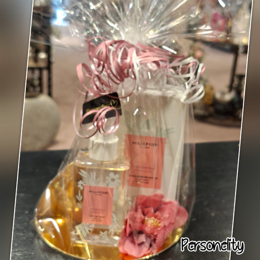 7214- Millefiori Giftset bestaande uit Wasparfum en Textielspray met de geur Fiori di Perla twv €27,- Ophalen in Schiedam of in overleg in Maassluis