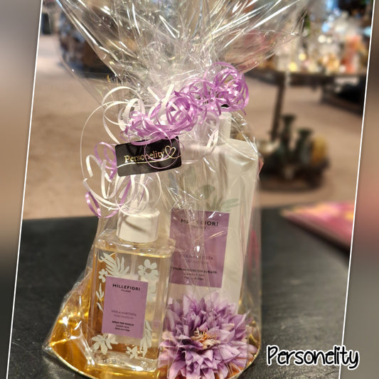 7215- Millefiori Giftset bestaande uit Wasparfum en Textielspray met de geur Viola Ametista twv €27,- Ophalen in Schiedam of in overleg in Maassluis